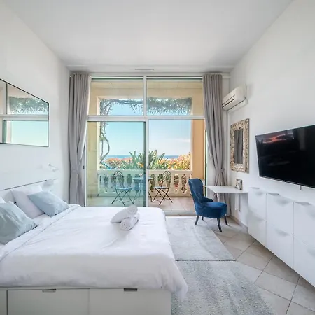 Anastasia, Sea Front, Terrace, Ground Floor * Menton